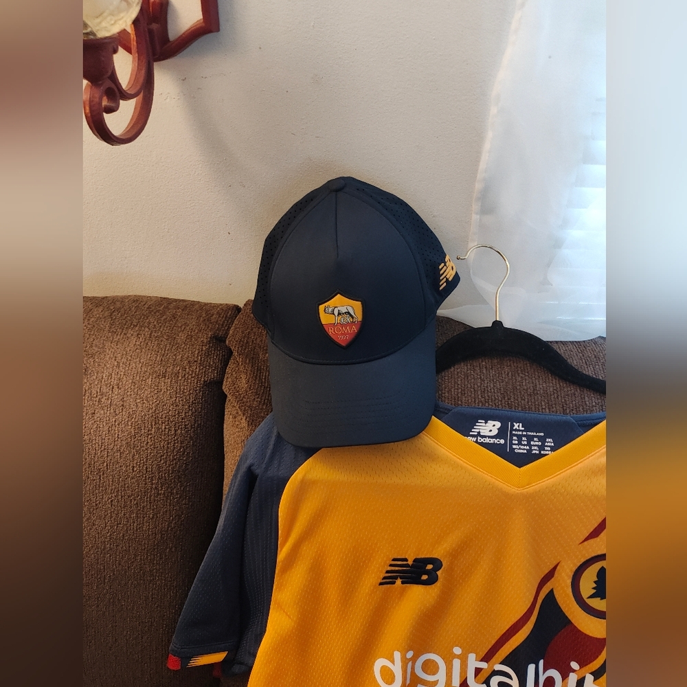 New Balance Men yellow🟡 /Blue🔵 Shirt Jersey,""Hat included!!!"" - Picture 4 of 7